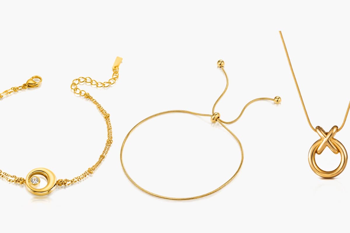 XO Knot Pendant Necklace