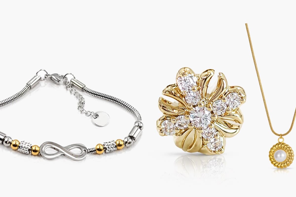 Dainty Flower Stud Earrings