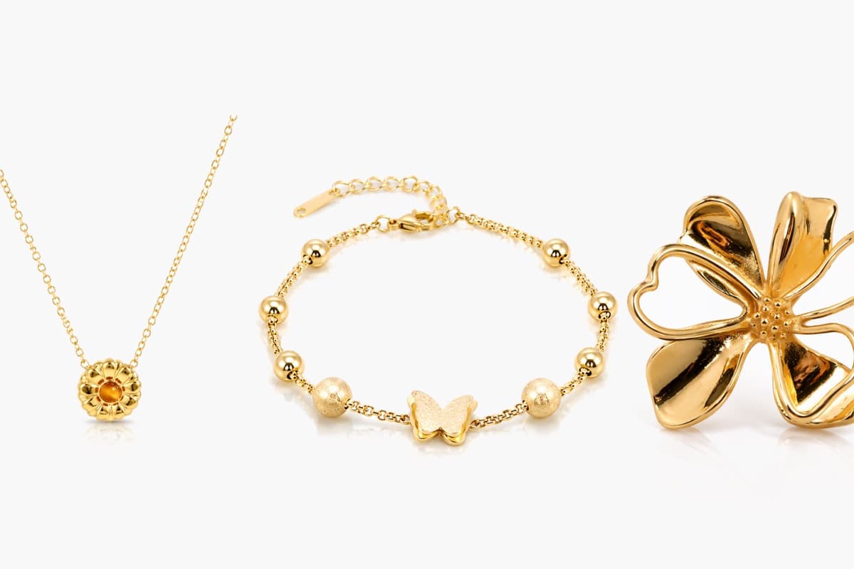 Dainty Flower Pendant Necklace