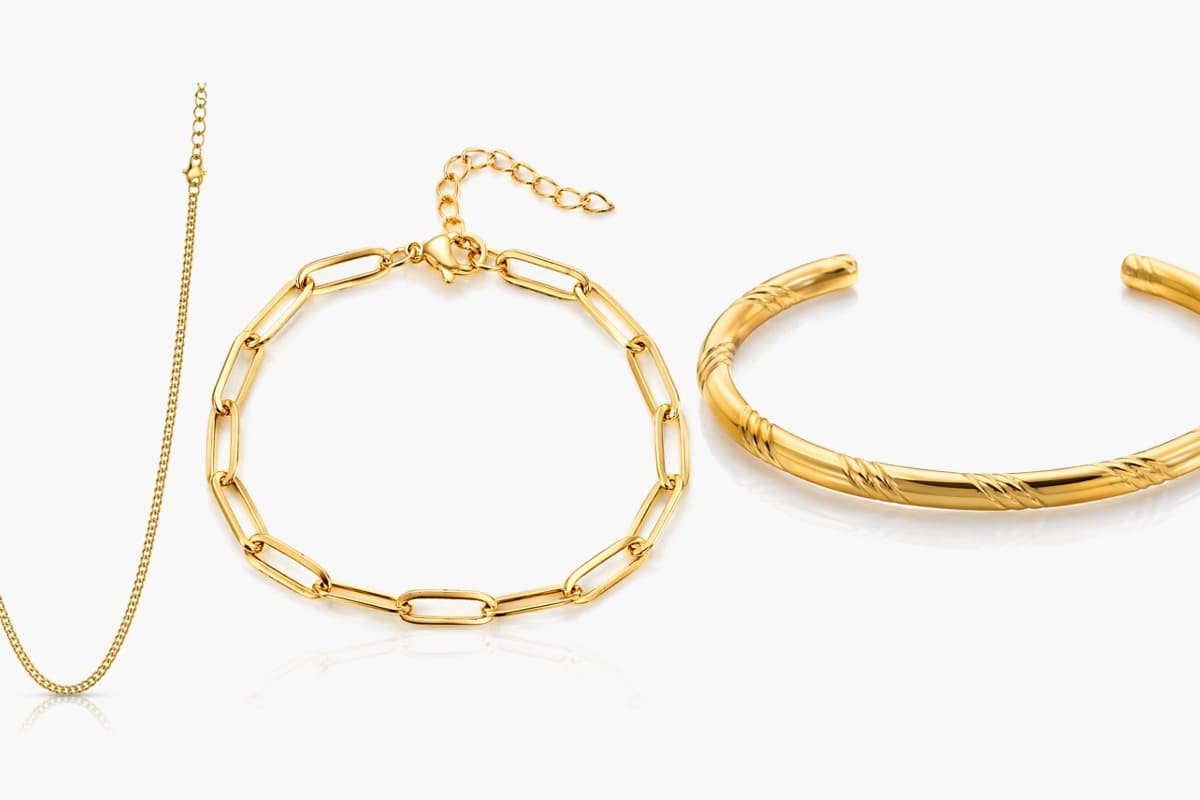 Dainty Disc Charm Necklace