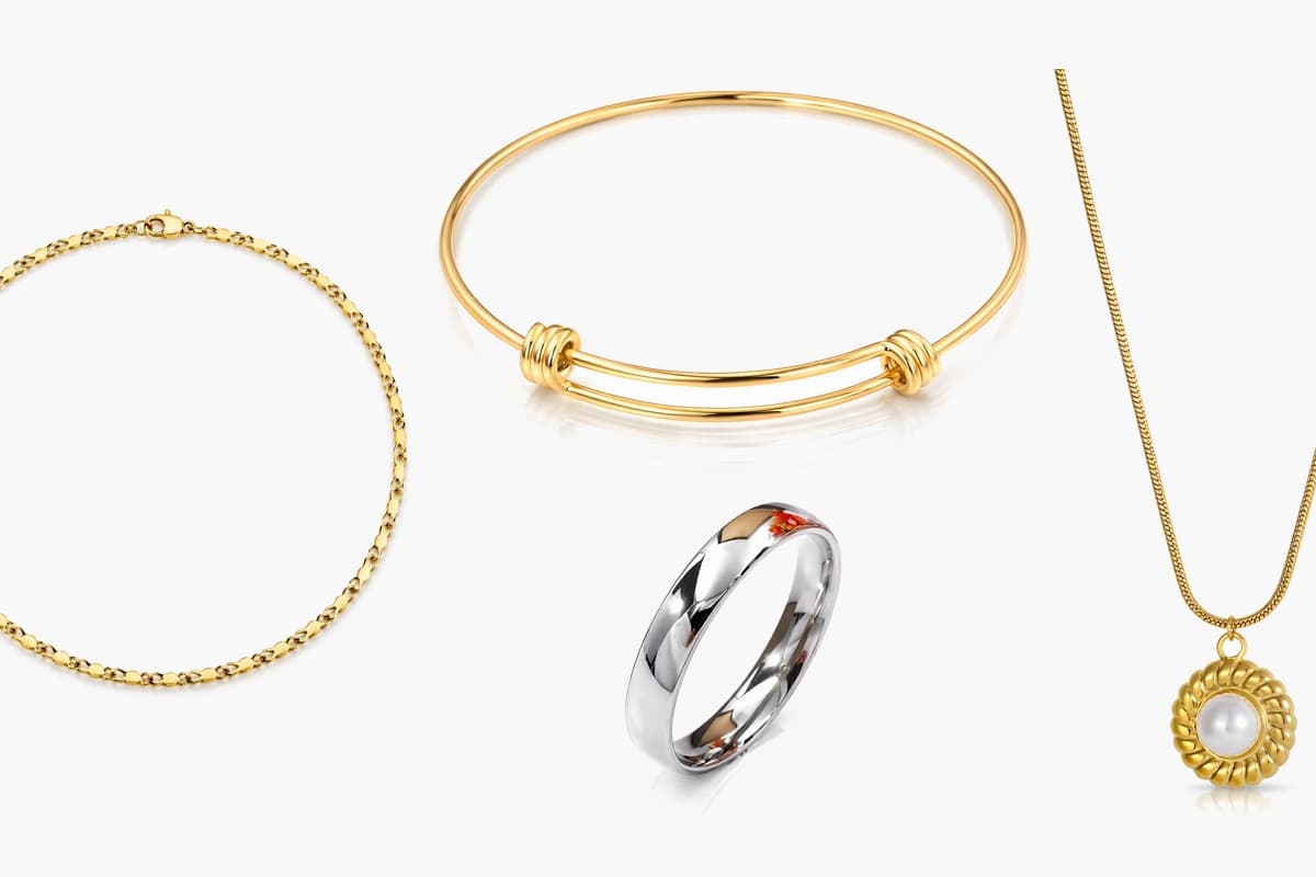Minimalist Flat Band Ring