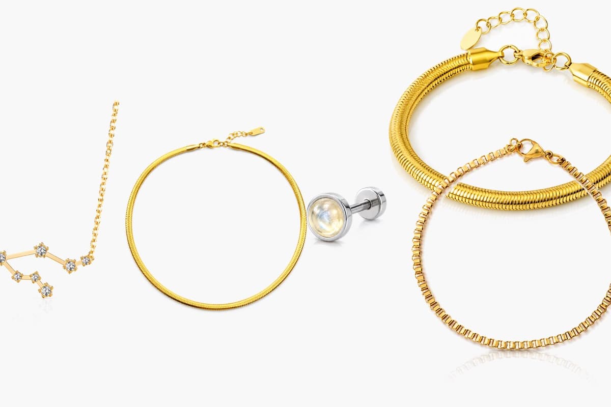 Dainty Round Stud Earrings