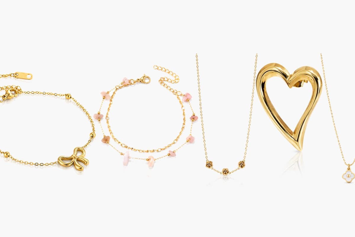 Dainty Flower Pendant Necklace