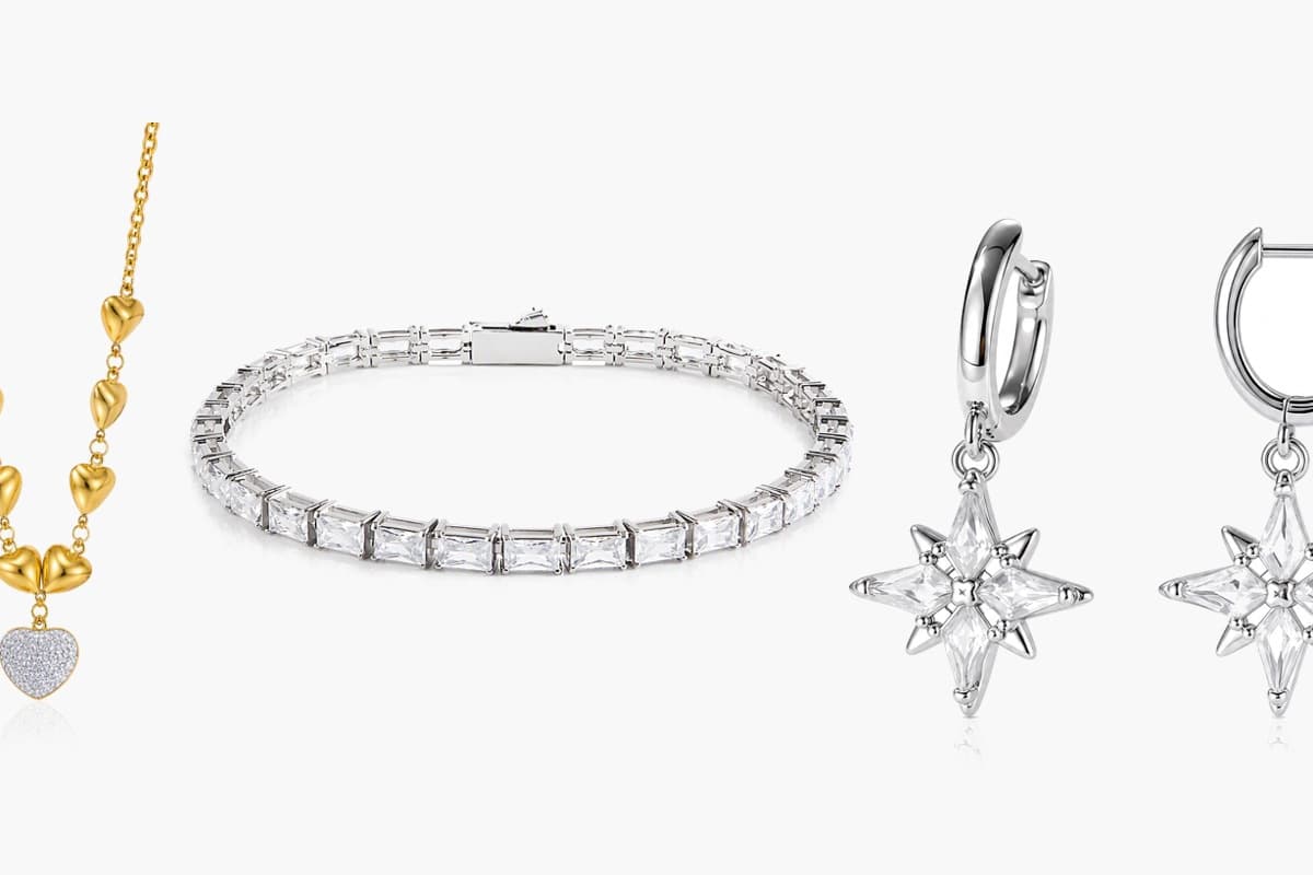Dainty Star Charm Hoop Earrings