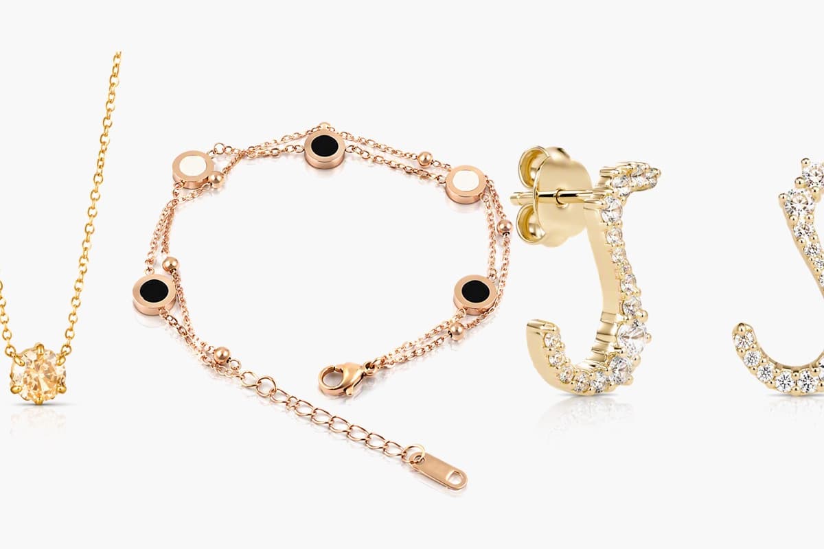 Dainty Letter S Stud Earrings