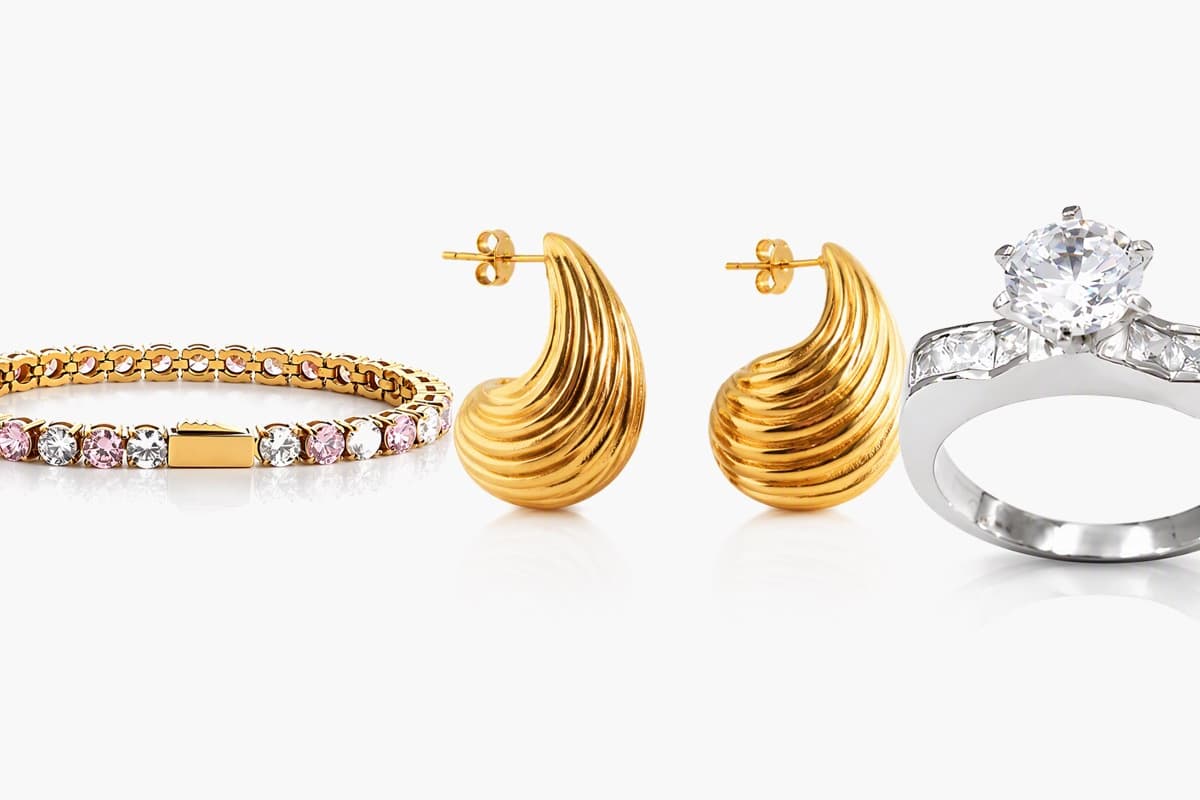 Ribbed Teardrop Stud Earrings