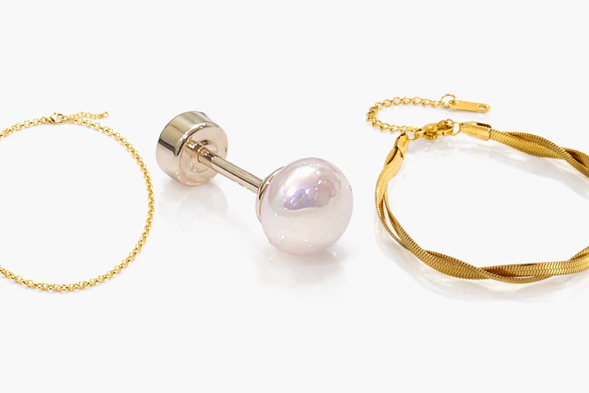 Dainty Single Stone Stud Earrings