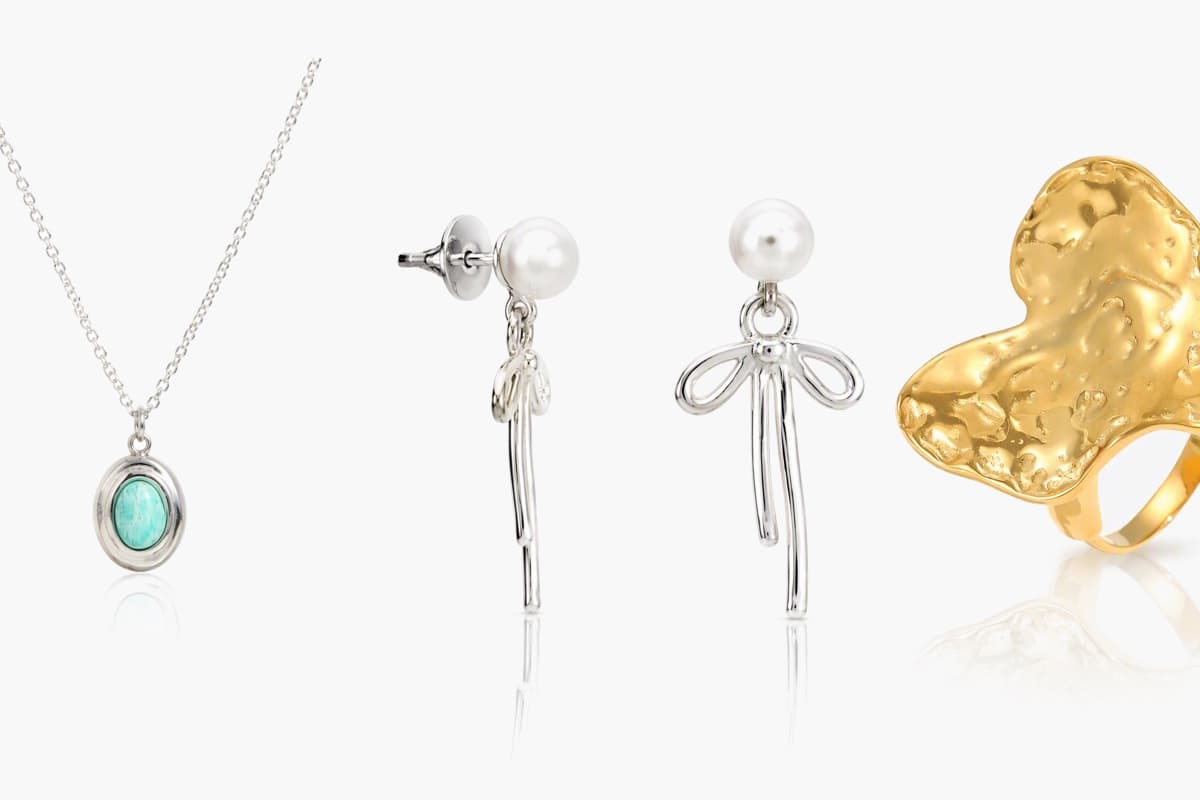 Dainty Oval Stone Pendant Necklace