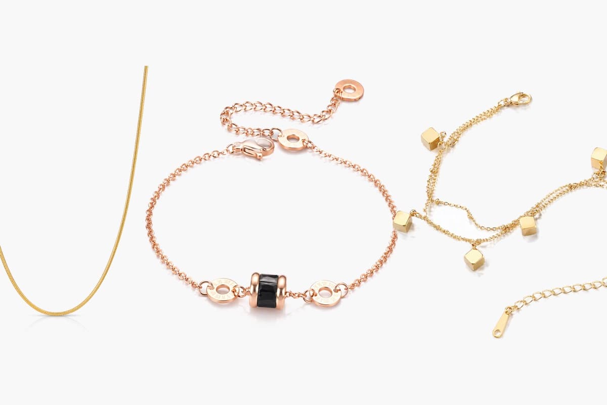 Dainty Circle Disc Necklace