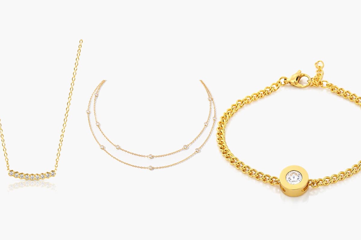 Dainty Curved Bar Necklace