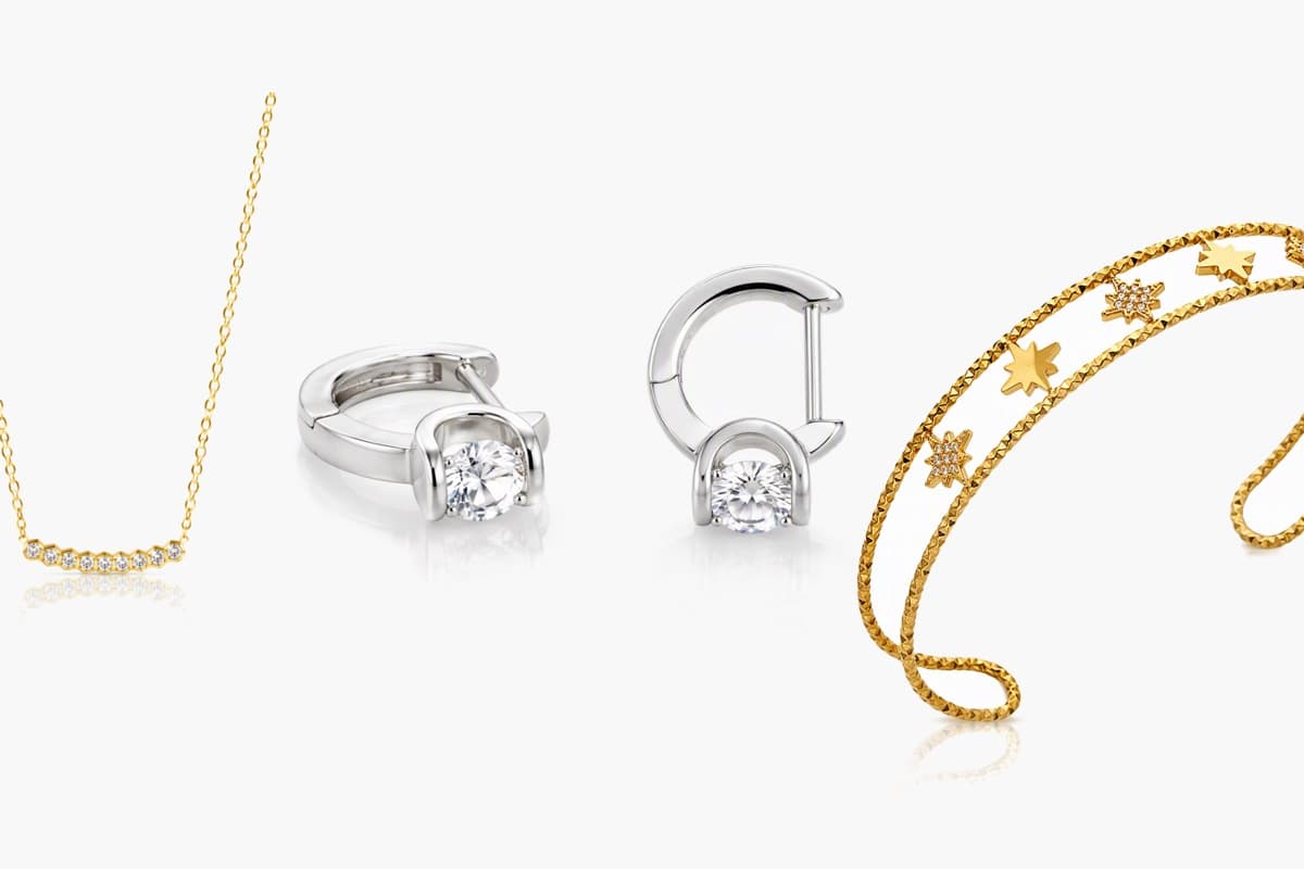 Dainty Curved Bar Necklace
