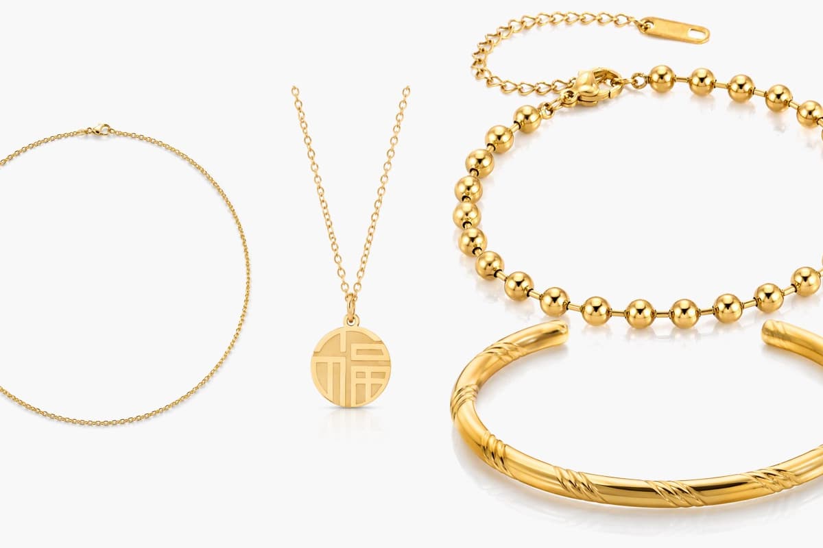 Dainty Round Disc Pendant Necklace