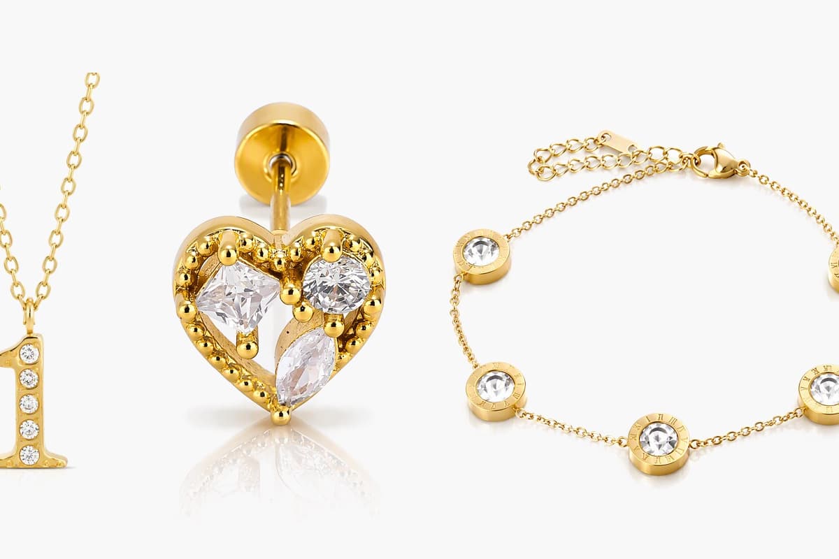 Cute Heart Charm Stud Earrings