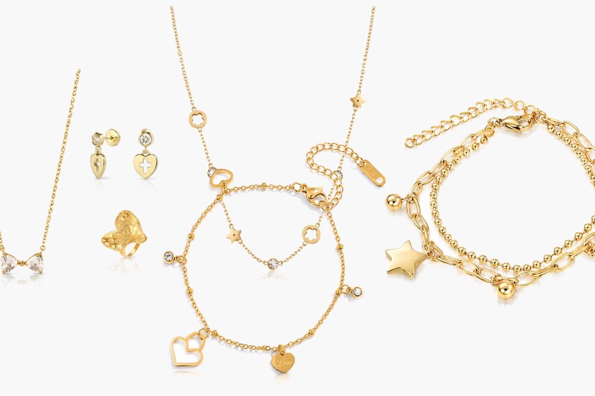 Dainty Heart Charm Bracelet