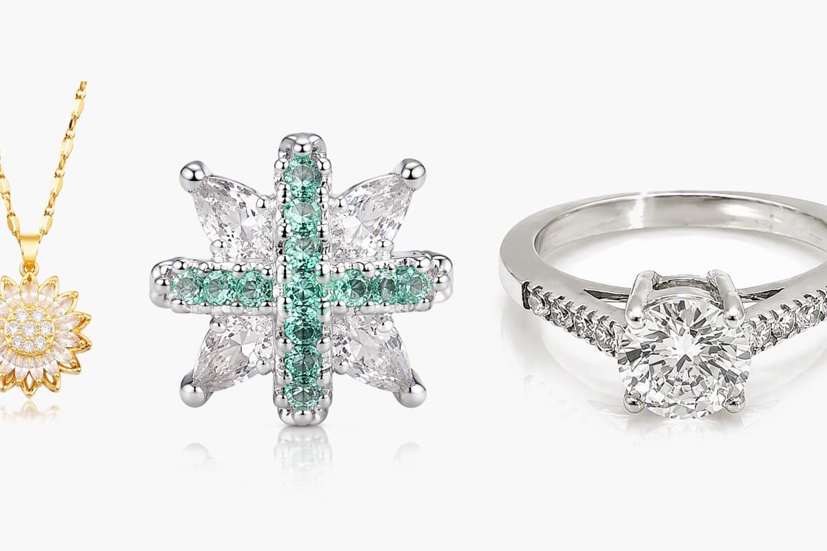 Dainty Snowflake Stud Earrings