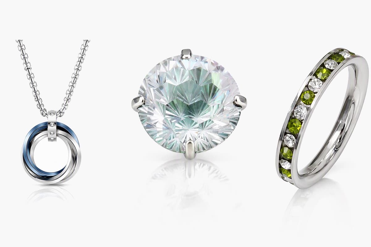 Round Solitaire Stud Earrings