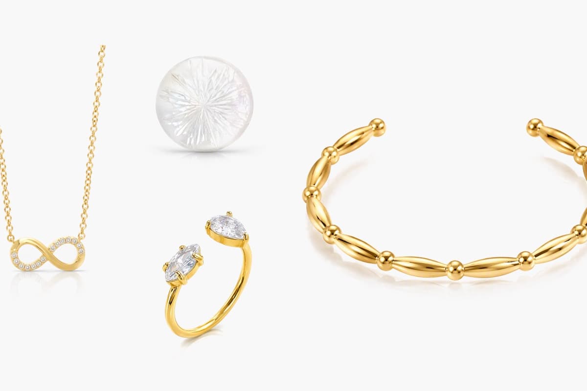 Dainty Flower Stud Earrings