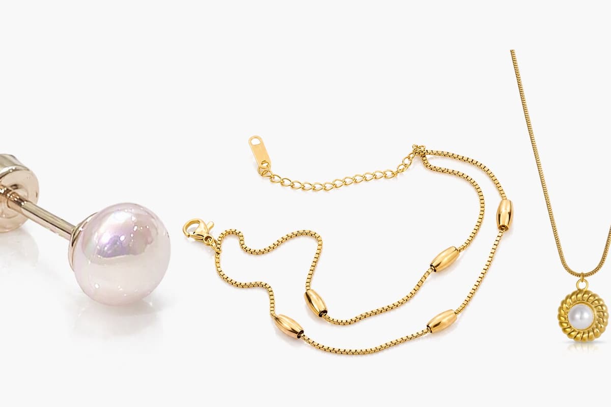 Dainty Single Stone Stud Earrings