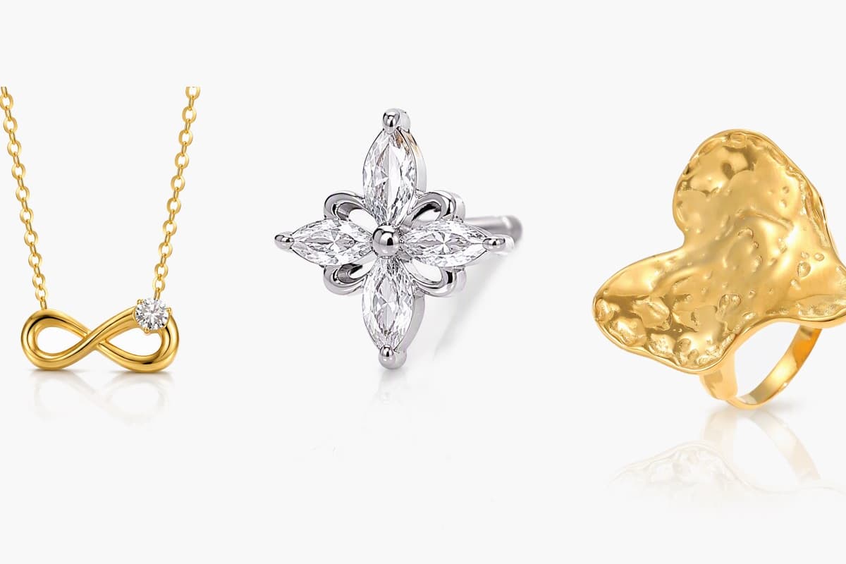 Dainty Four-Leaf Clover Stud Earrings
