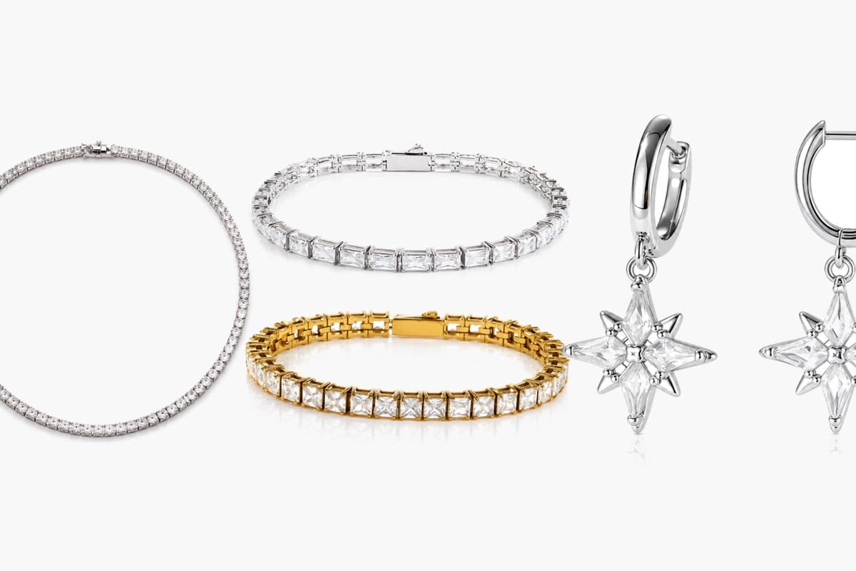 Dainty Star Charm Hoop Earrings