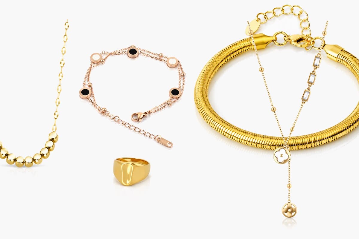 Dainty Flower & Disc Pendant Necklace