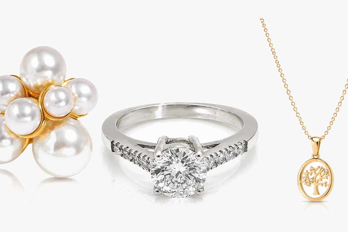 Elegant Pearl Cluster Stud Earrings