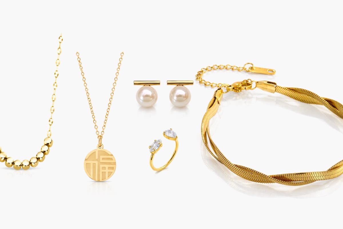 Dainty Round Disc Pendant Necklace