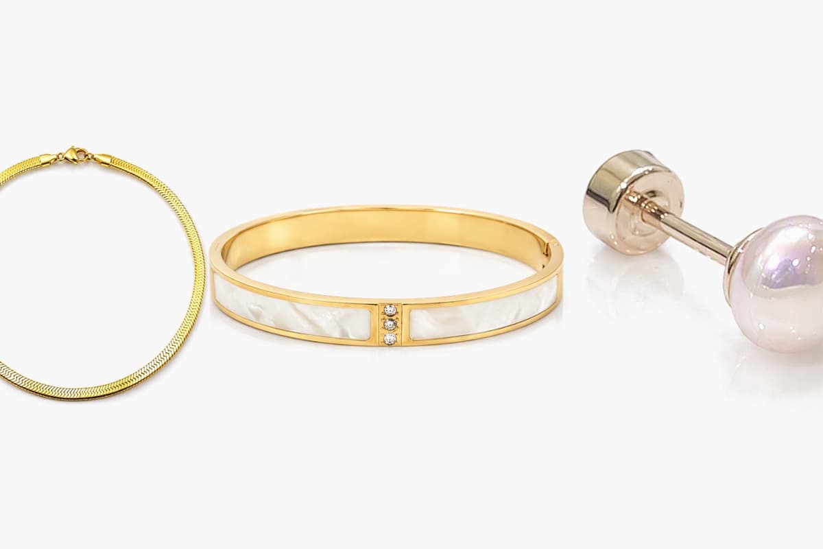Dainty Single Stone Stud Earrings