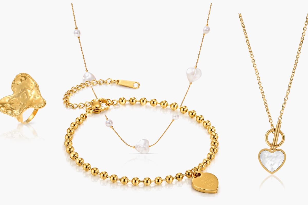 Dainty Heart Charm Beaded Bracelet