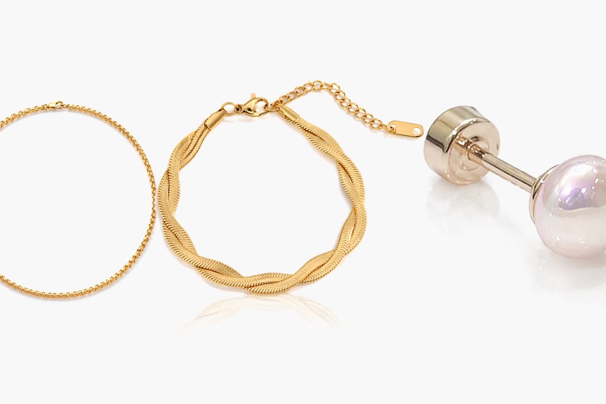 Dainty Single Stone Stud Earrings