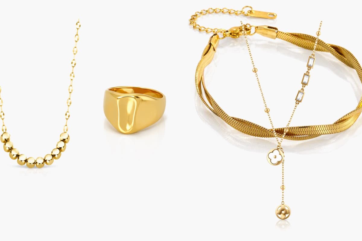 Dainty Flower & Disc Pendant Necklace