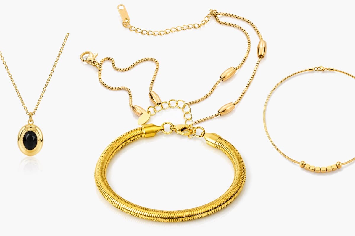 Dainty Oval Stone Pendant Necklace