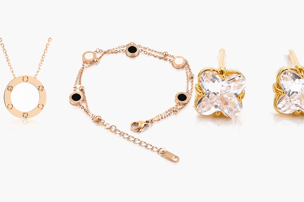 Dainty Four-Leaf Clover Stud Earrings