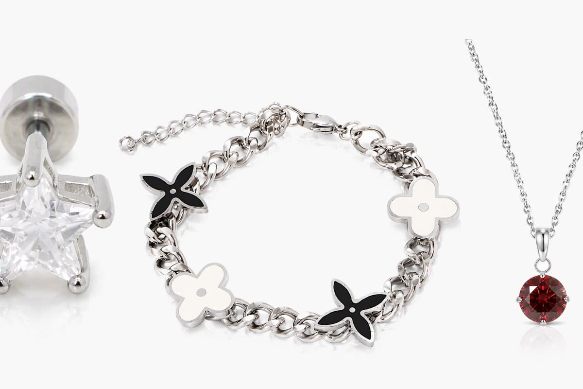 Dainty Star Stud Earrings