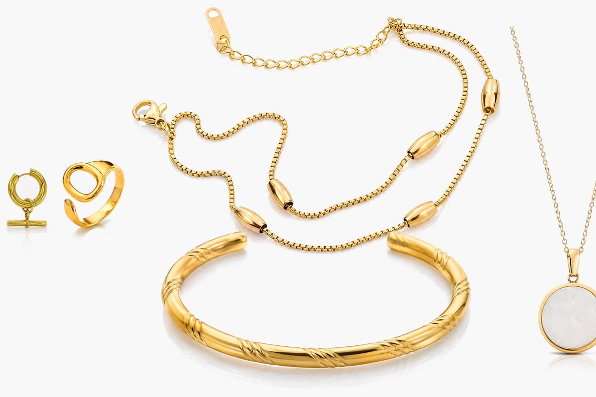 Minimalist Round Disc Pendant Necklace