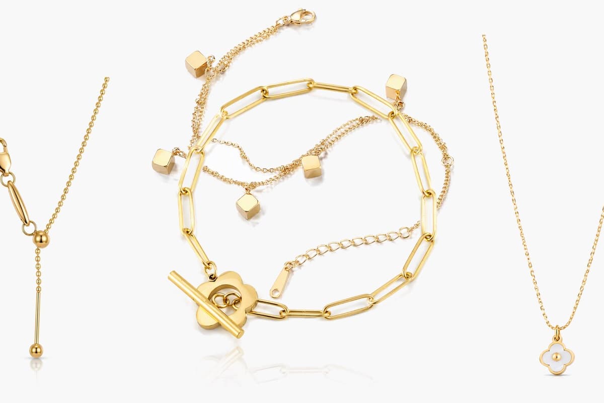 Dainty Flower Pendant Necklace