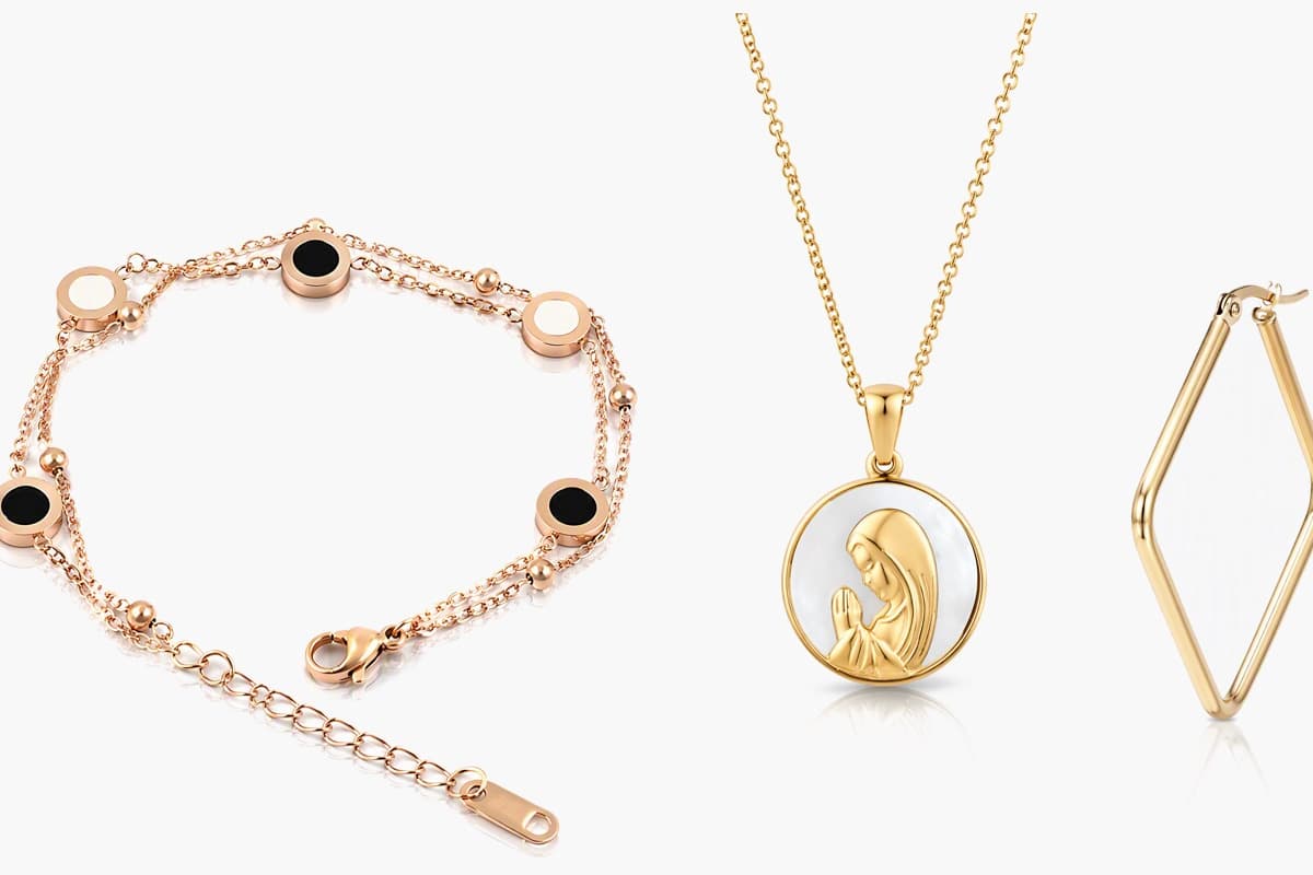 Praying Virgin Mary Pendant Necklace
