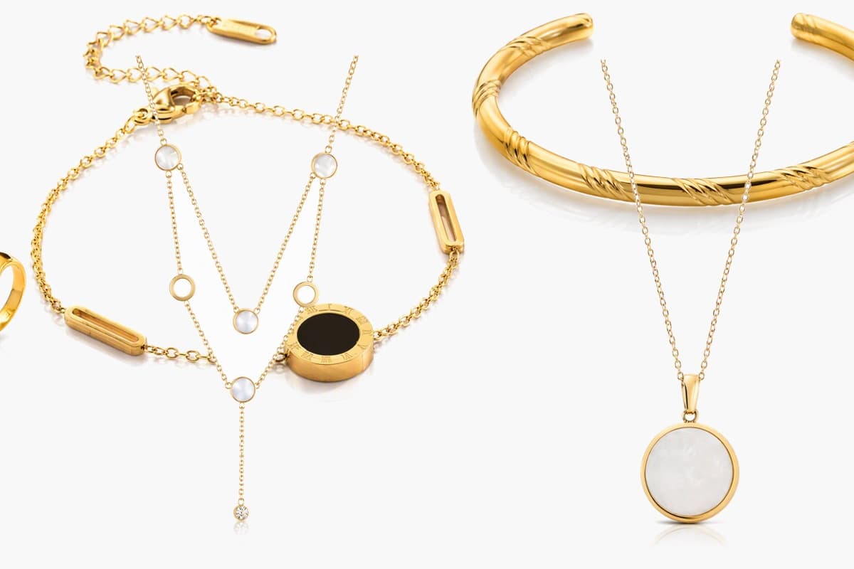 Minimalist Roman Numeral Disc Bracelet