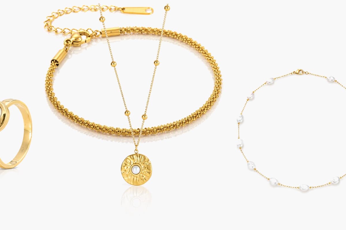 Dainty Sun Pendant Necklace