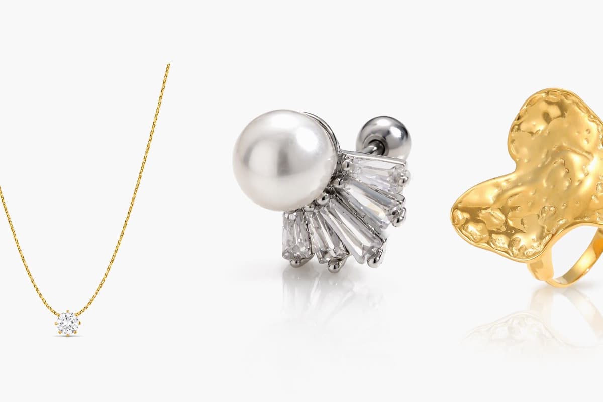 Dainty Pearl Cluster Stud Earrings