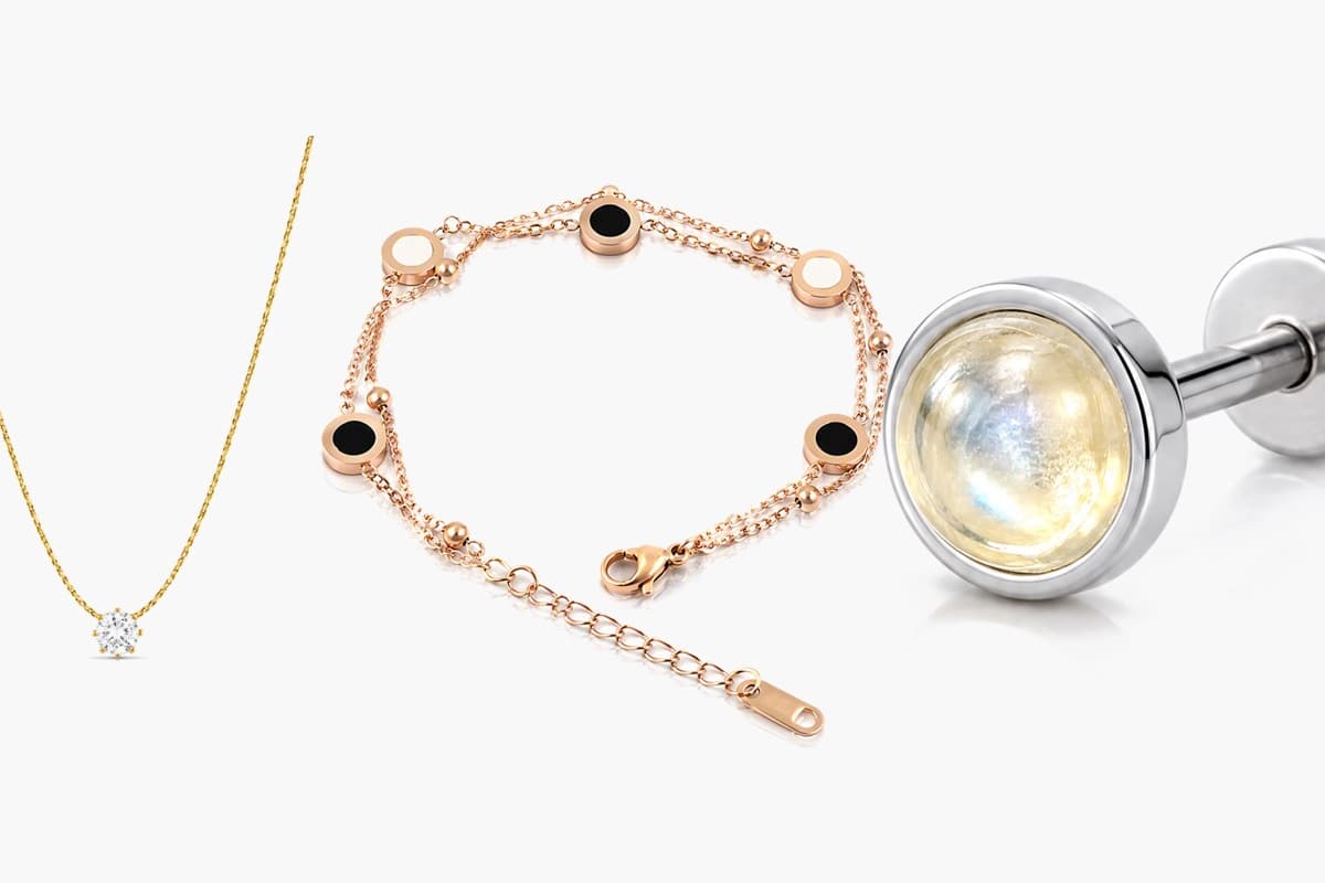 Dainty Round Stud Earrings