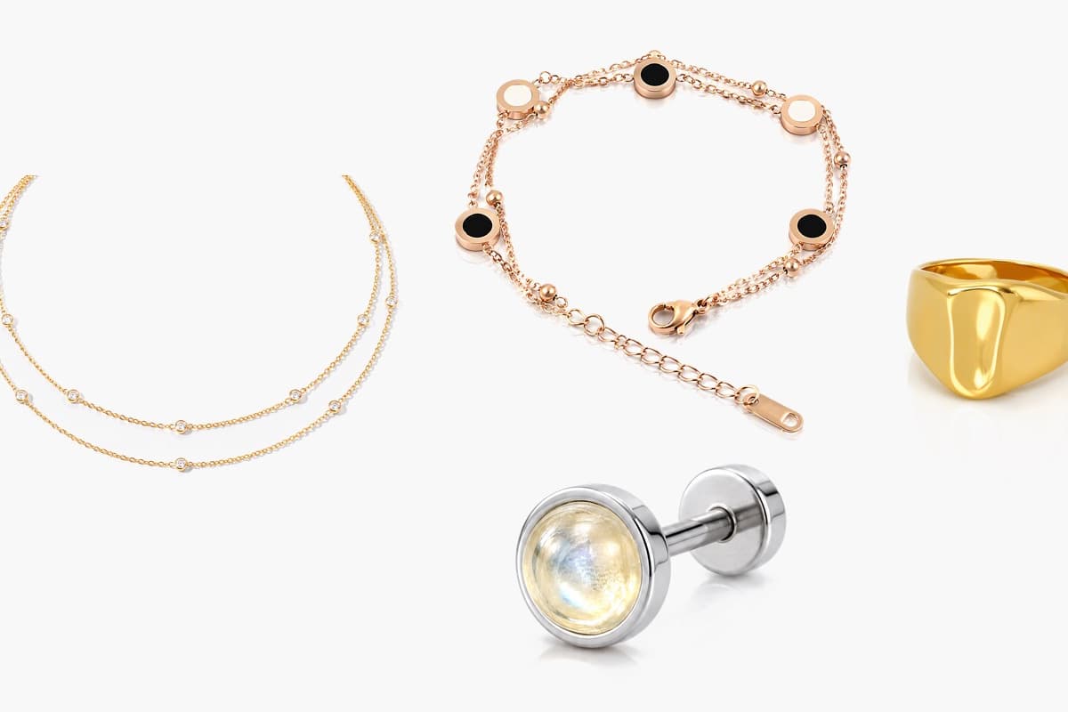 Dainty Round Stud Earrings