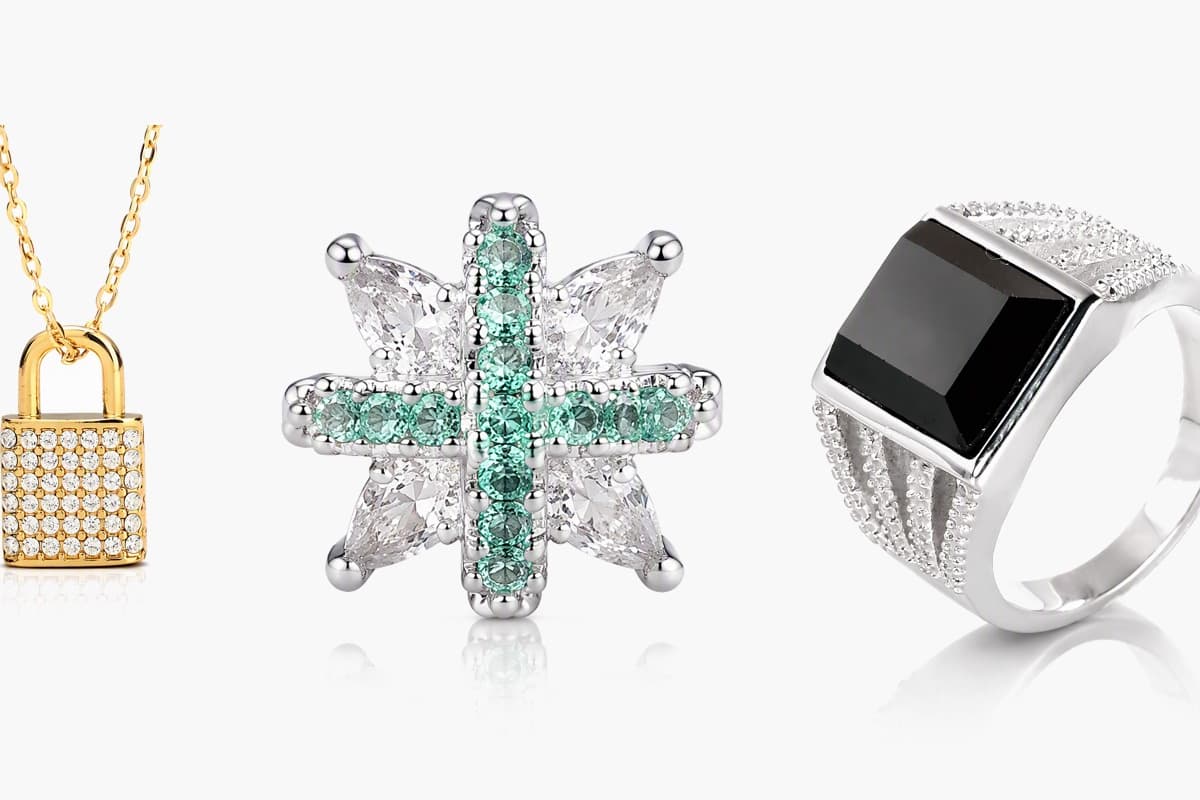 Dainty Snowflake Stud Earrings