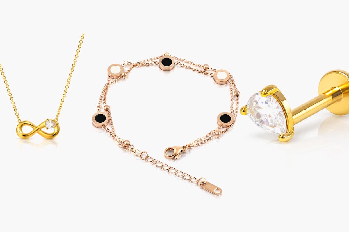 Dainty Heart Stud Earrings