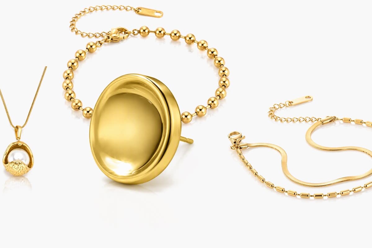 Elegant Shell Pendant Necklace
