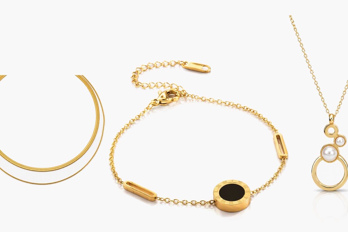 Minimalist Roman Numeral Disc Bracelet