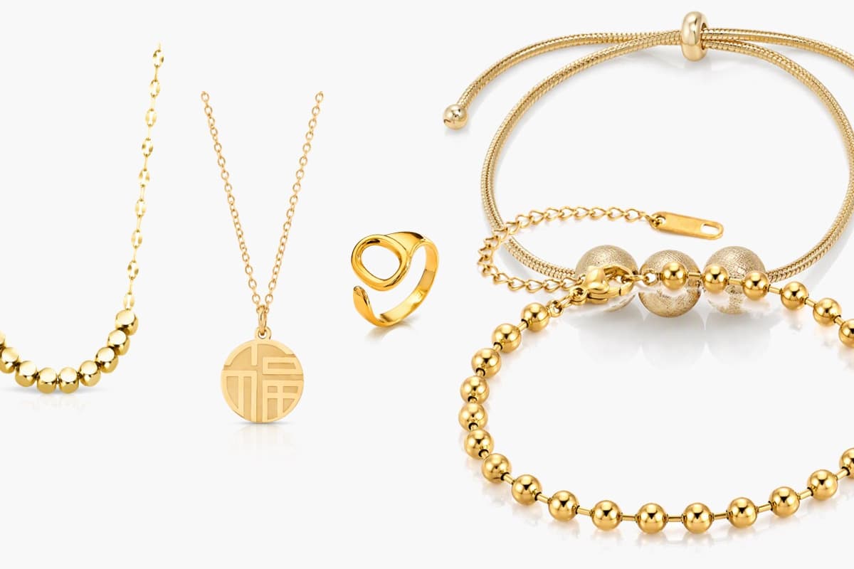 Dainty Round Disc Pendant Necklace