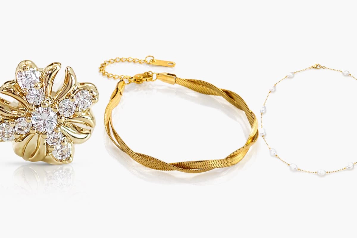 Dainty Flower Stud Earrings