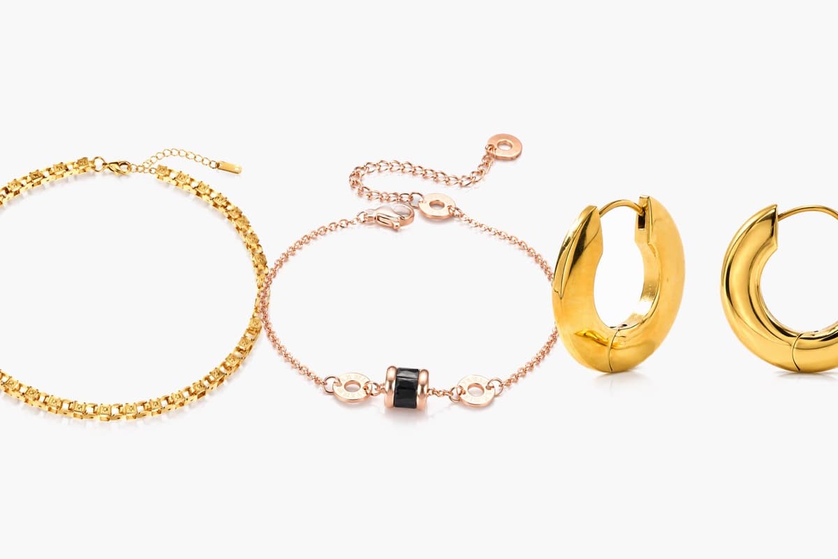 Chunky U-Shape Huggie Earrings