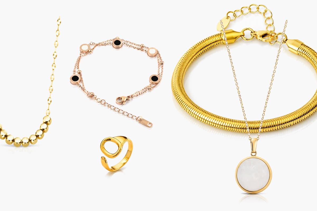 Minimalist Round Disc Pendant Necklace